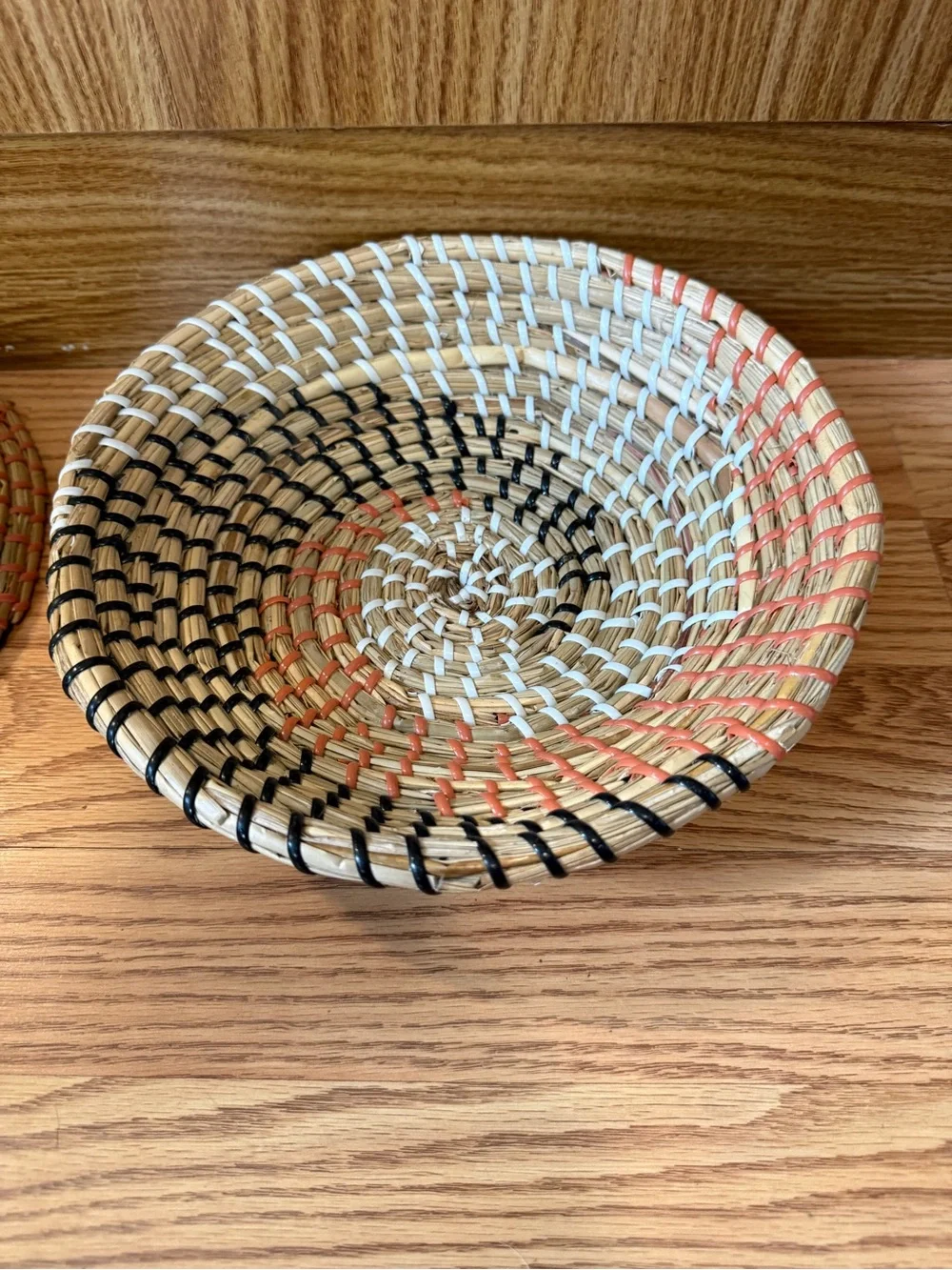 NWT 2 Woven baskets wall decorations, ready to hang